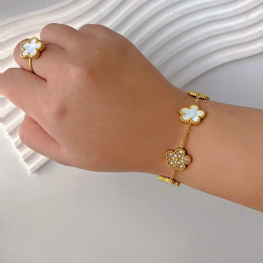 Five-Leaf Clover Charm Bracelet for Women Stainless Steel Gold-Plated Link Chain with Zircon Flower Accents Adjustable Waterproof Hand Accessory Unisex