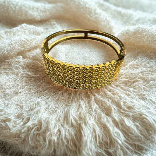 Wide Floral Pattern Anti-Tarnish Kada Bangle for Women, 18K Gold-Plated Stainless Steel Adjustable Broad Bracelet, Trending Wedding Party Ethnic Fashion Jewelry Gift